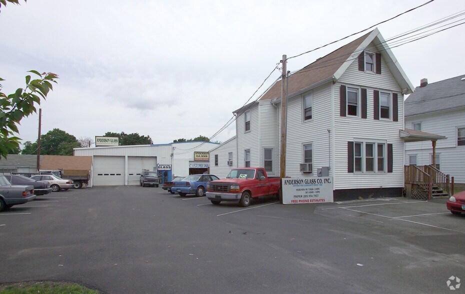 807 Campbell Ave, West Haven, CT à vendre - Photo principale - Image 1 de 9