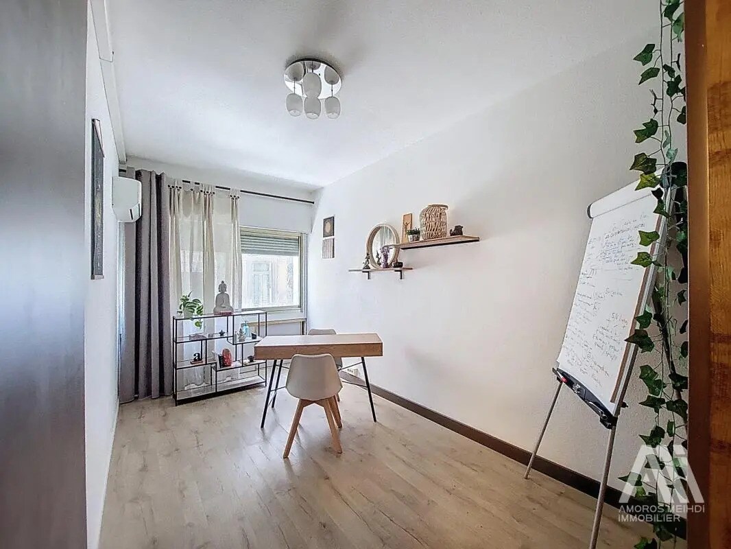 Office in Toulon for sale Interior Photo- Image 1 of 7