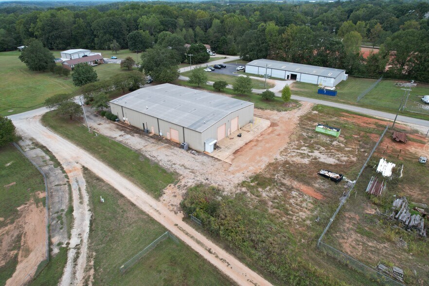 265 Pine Dr, Piedmont, SC à louer - Photo du bâtiment - Image 1 de 7