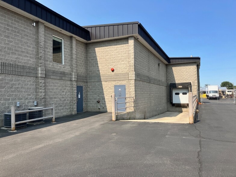 5307 N Glenwood St, Garden City, ID for lease - Building Photo - Image 2 of 7