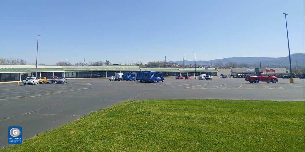 800 E Main St, Wytheville, VA à louer - Photo principale - Image 2 de 2