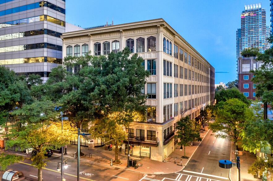 127 N Tryon St, Charlotte NC - Commercial Real Estate