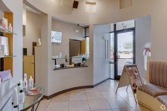 1342 W Warner Rd, Tempe, AZ for lease Interior Photo- Image 2 of 8