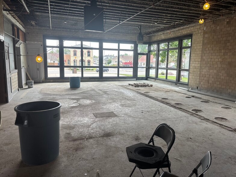 425 N Harrison St, Shelbyville, IN for lease - Building Photo - Image 2 of 5