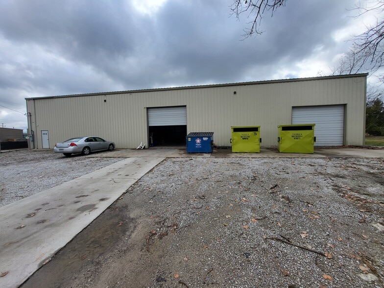 516 Adele Ave, Joplin, MO à vendre - Photo du bâtiment - Image 3 de 57