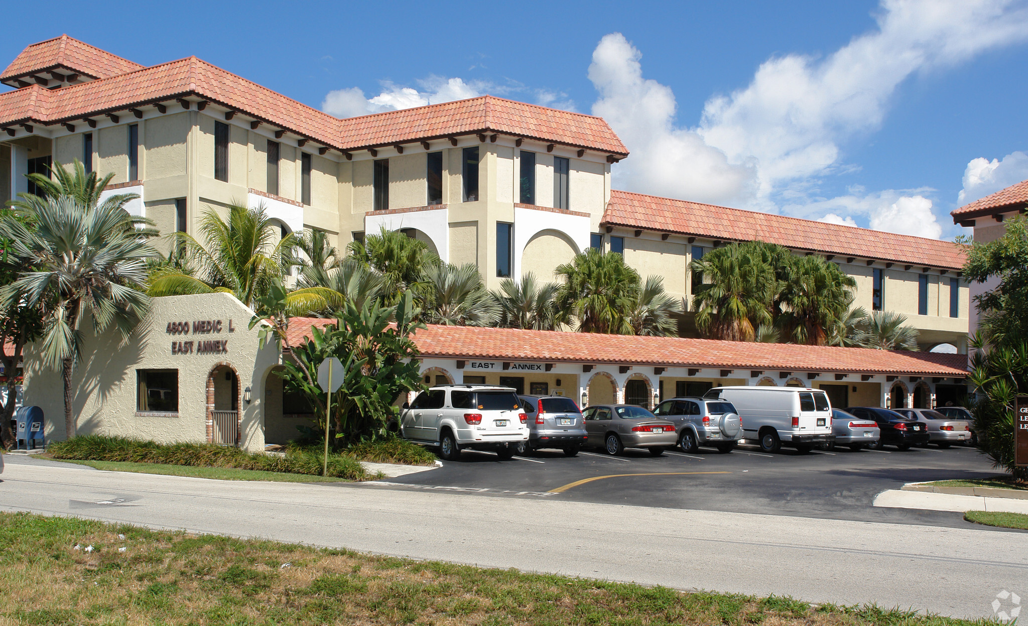 4800 NE 20th Ter, Fort Lauderdale, FL for sale Primary Photo- Image 1 of 1