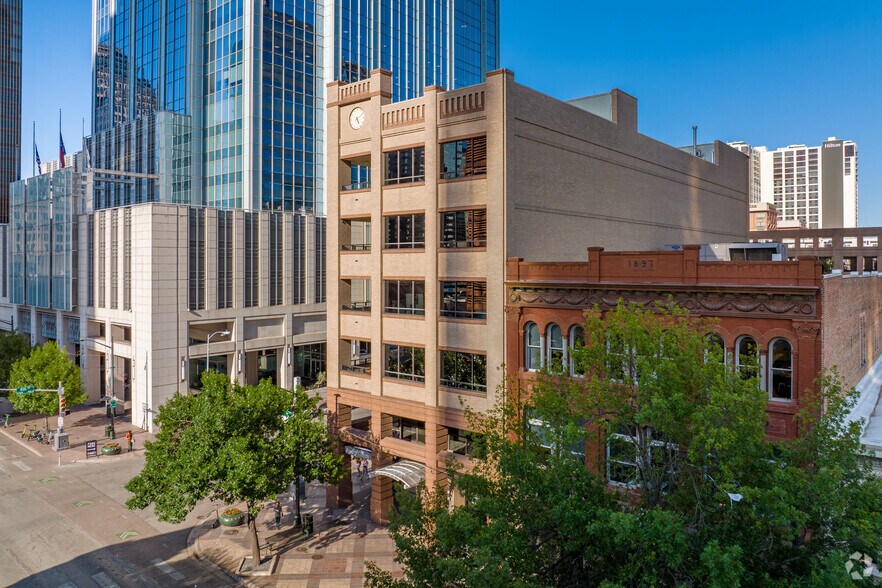 327 Congress Ave, Austin, TX à louer - Photo du bâtiment - Image 2 de 4