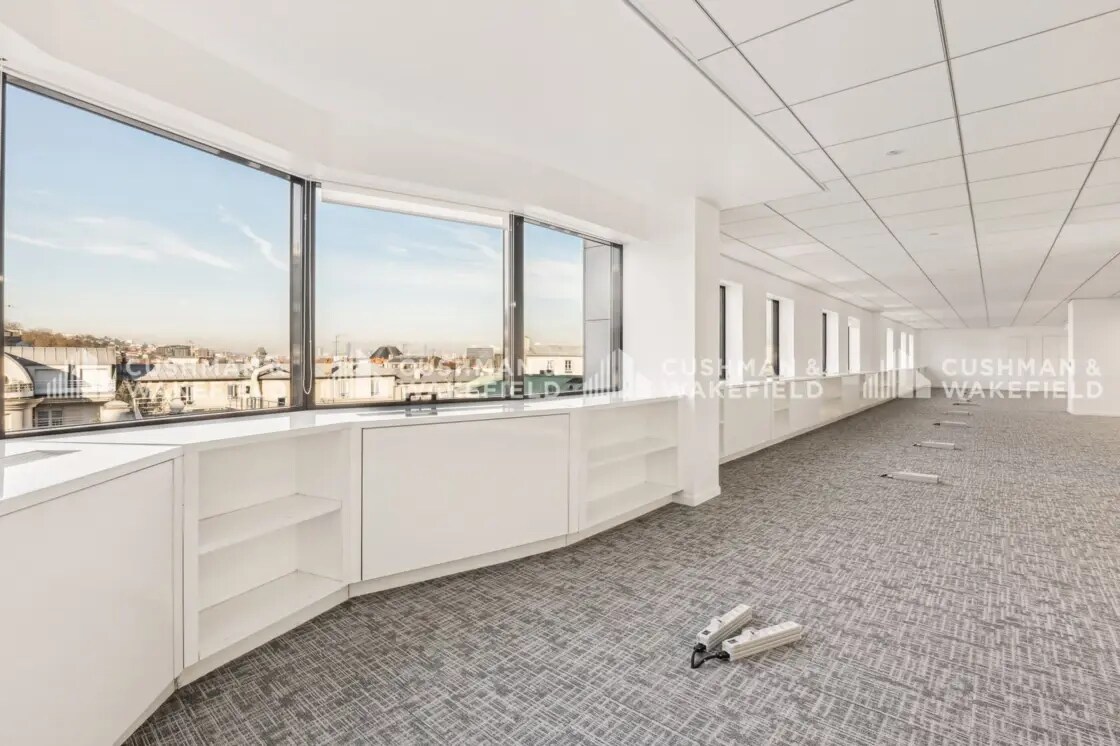 Office in Sèvres for lease Interior Photo- Image 1 of 5