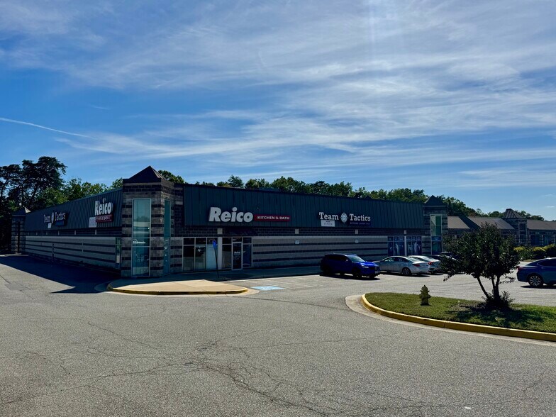 3041 Golansky Blvd, Woodbridge, VA à louer - Photo du bâtiment - Image 2 de 11