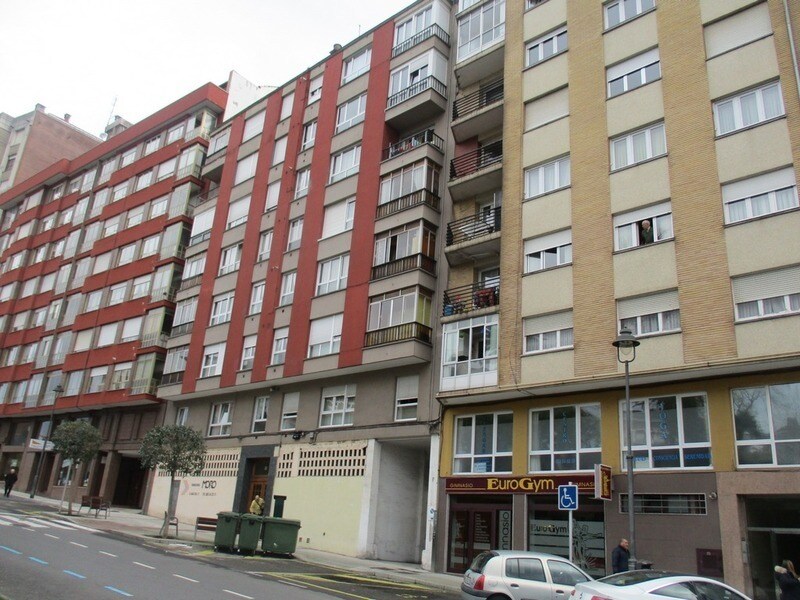Calle de José Manuel Pedregal, Avilés, Asturias for sale Building Photo- Image 1 of 14