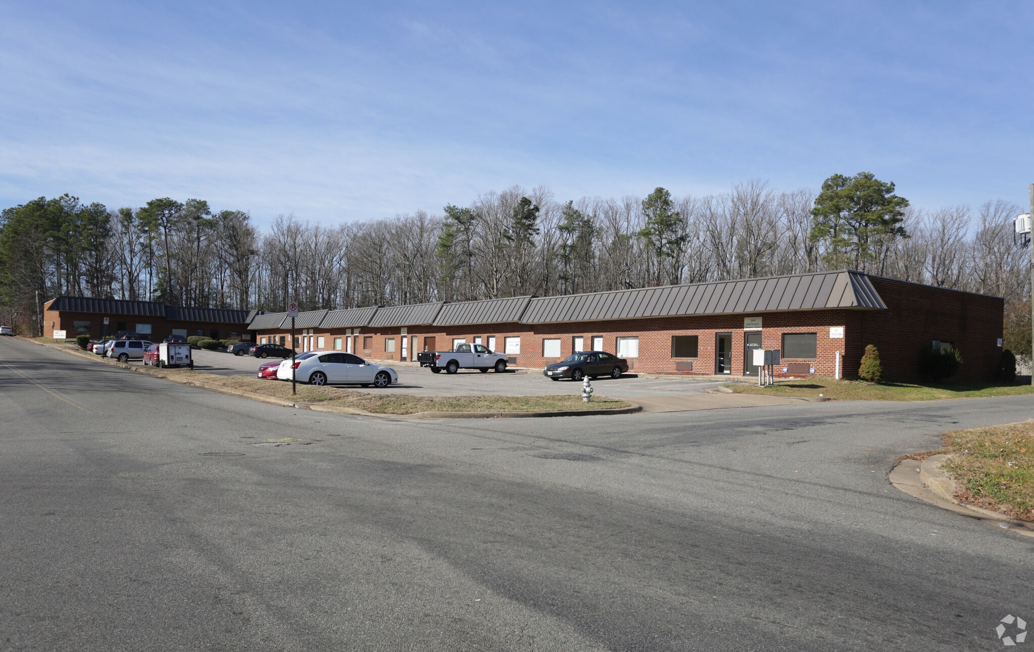 6840 Atmore Dr, Richmond, VA à louer Photo du bâtiment- Image 1 de 13