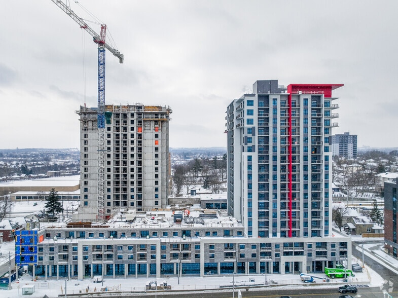 495 King St E, Kitchener, ON à louer - Photo du bâtiment - Image 2 de 2