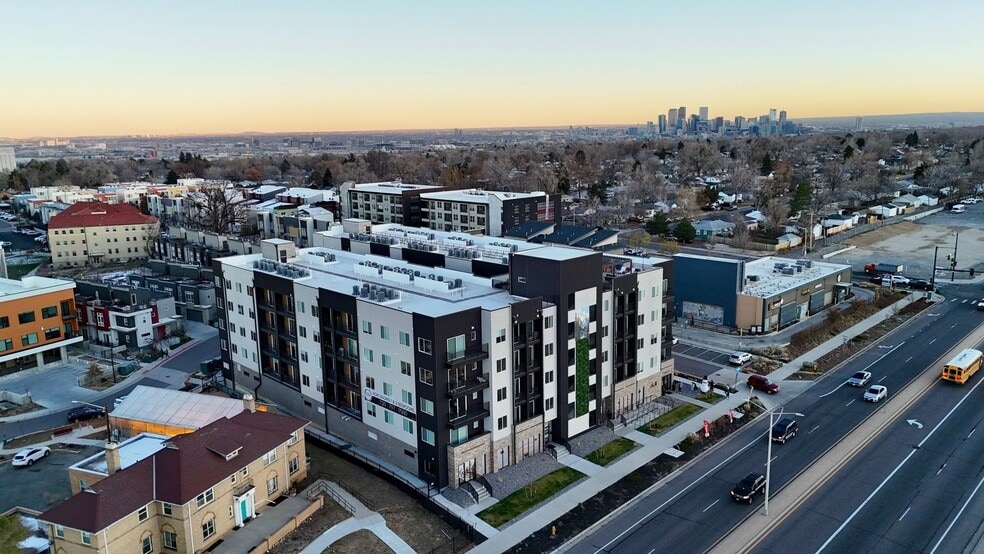5256 N Federal Blvd, Denver, CO à louer - Photo principale - Image 1 de 9