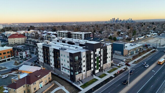 Plus de détails pour 5256 N Federal Blvd, Denver, CO - Bureau/Commerce de détail à louer