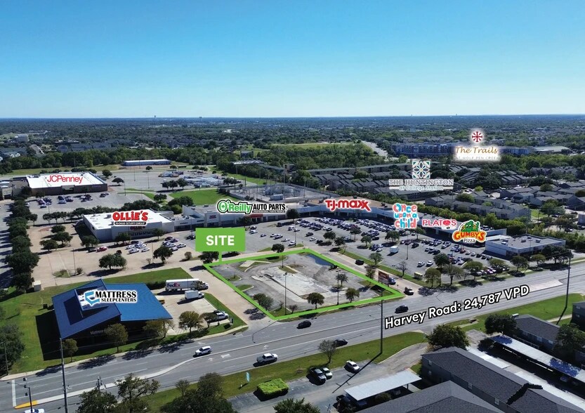 1312 Harvey Rd, College Station, TX à louer - Photo du bâtiment - Image 3 de 5