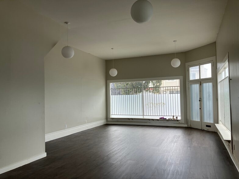 4538 Martin Luther King Jr Way, Oakland, CA for lease - Building Photo - Image 3 of 6