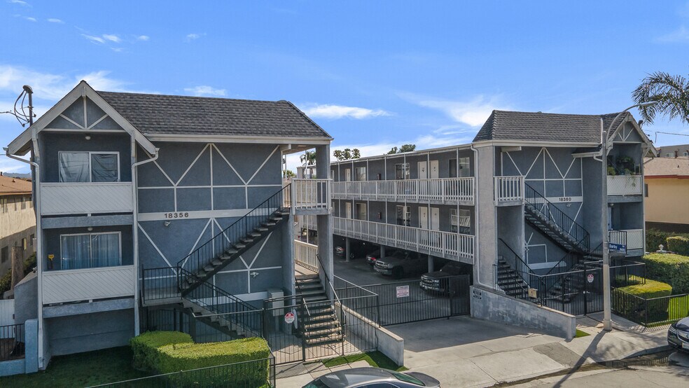 18356 Napa St, Northridge, CA à vendre - Photo du bâtiment - Image 3 de 36