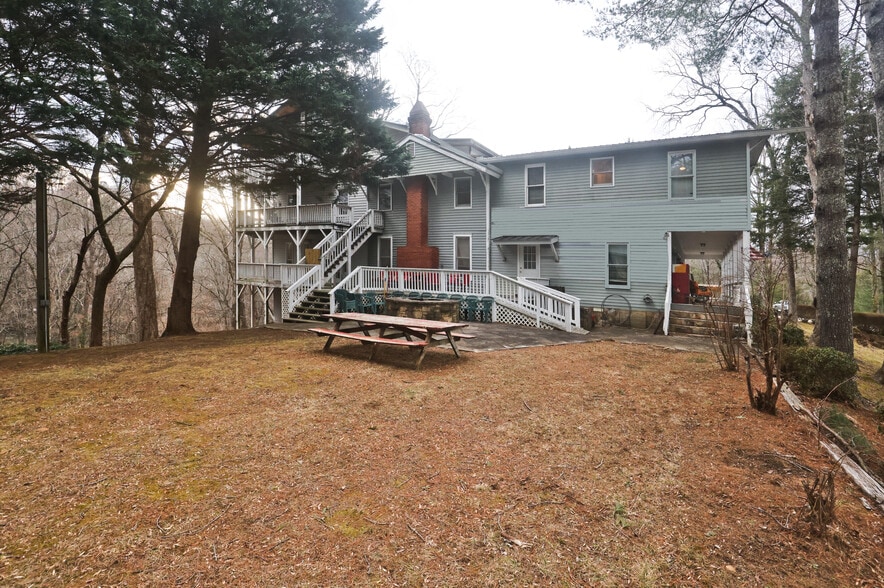 43 Europe Ln, Clayton, GA for sale - Primary Photo - Image 1 of 39
