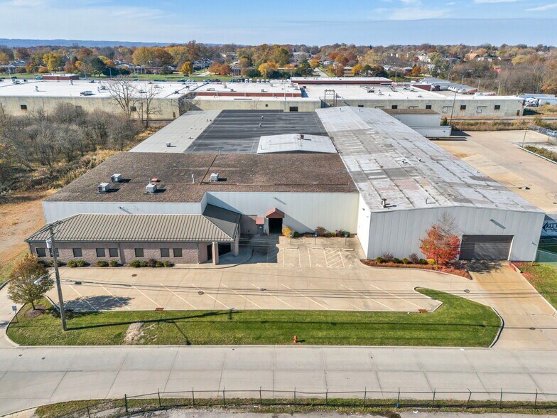 5900 Pennsylvania Ave, Maple Heights, OH à vendre - Photo du bâtiment - Image 1 de 32