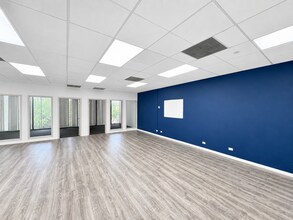 800 Enterprise Dr, Oak Brook, IL for lease Interior Photo- Image 2 of 4