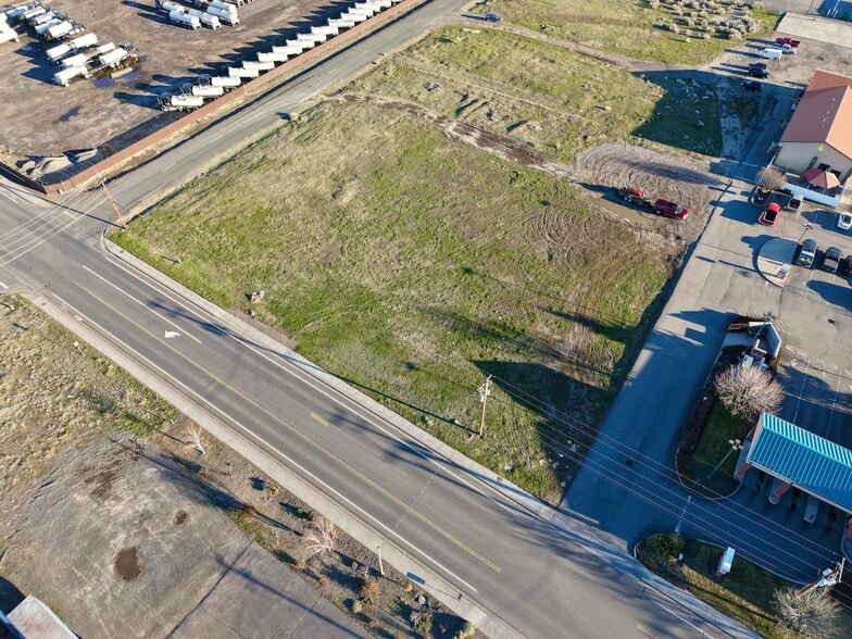 0 Broadmore St, Klamath Falls, OR for sale - Aerial - Image 1 of 6