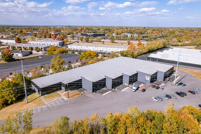 Plus de détails pour 2001 Production Dr, Louisville, KY - Industriel à louer