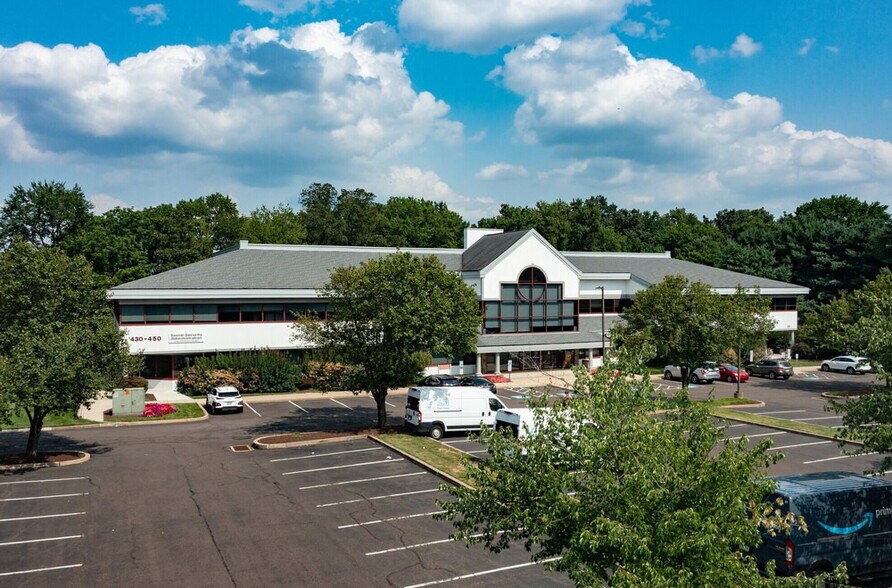 430-450 Lincoln Hwy, Fairless Hills, PA à louer - Photo du bâtiment - Image 1 de 12