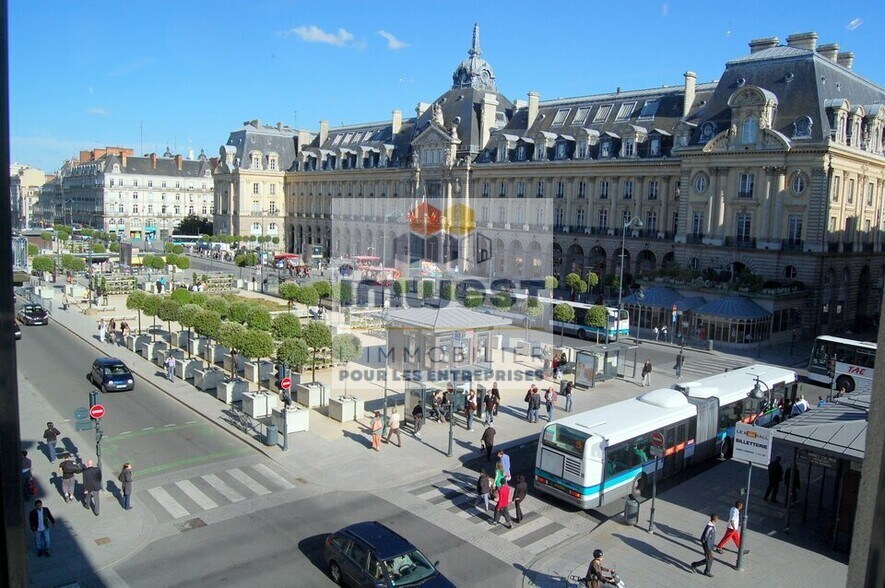 Bureau dans Rennes à vendre - Photo du bâtiment - Image 1 de 3
