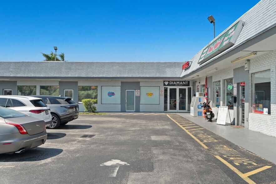 265 S Federal Hwy, Dania Beach, FL à vendre - Photo du bâtiment - Image 3 de 31