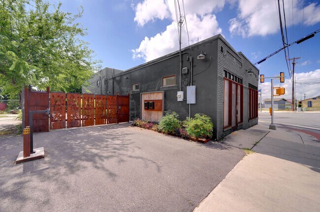 Plus de détails pour 154 Fredericksburg Rd, San Antonio, TX - Bureau à louer