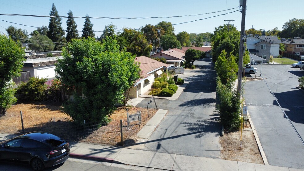 1036 N Olive Ave, Turlock, CA à vendre - Photo du bâtiment - Image 2 de 12