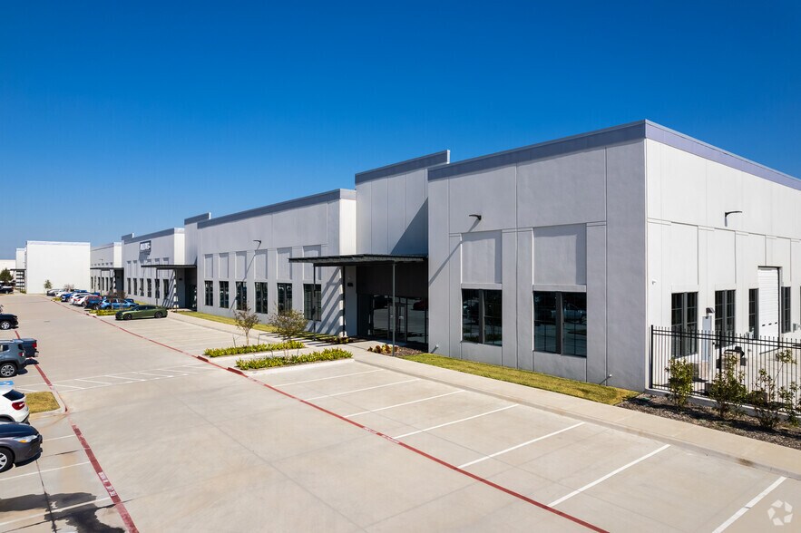 2900 E Plano Pky, Plano, TX for lease - Primary Photo - Image 1 of 12