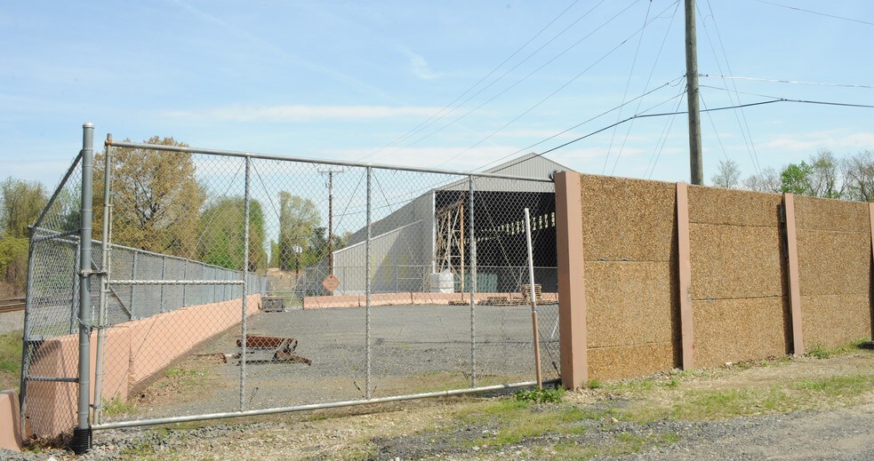 8100 Mims St, Lorton, VA à louer - Photo principale - Image 3 de 3