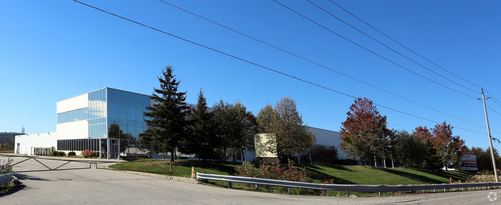 950 S Service Rd, Stoney Creek, ON for lease - Primary Photo - Image 1 of 11