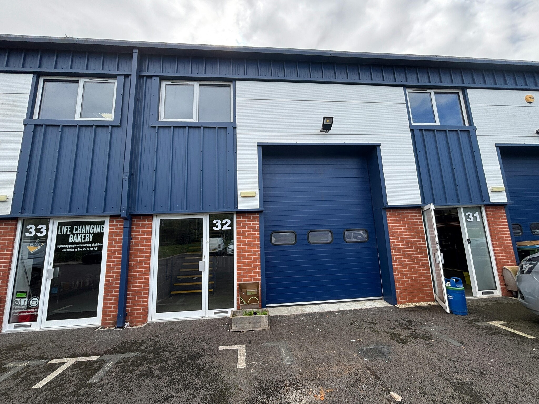 Richard Jones Rd, Minster Lovell for lease Building Photo- Image 1 of 3