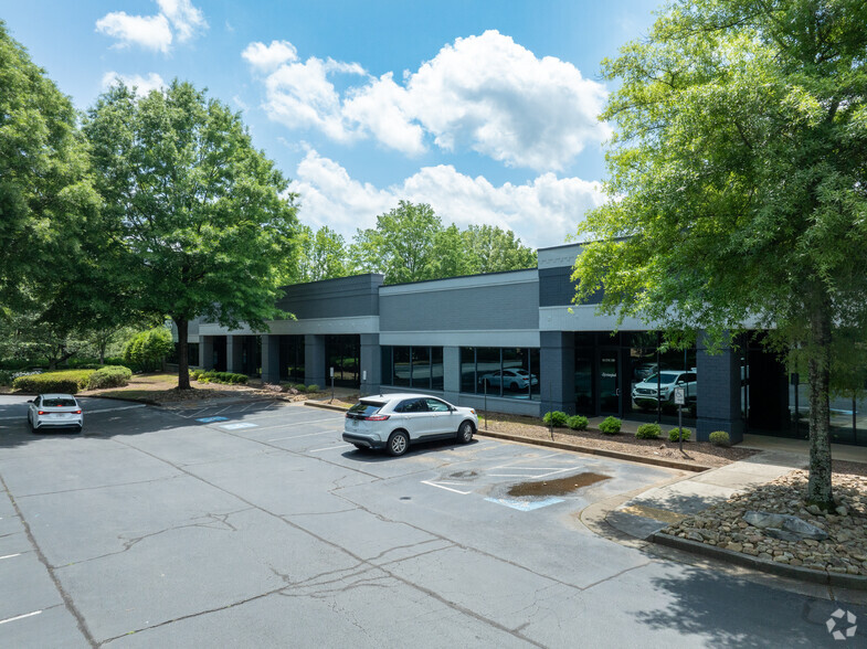 3155 Royal Dr, Alpharetta, GA for lease - Building Photo - Image 3 of 8