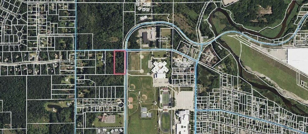 South Greenville West Drive, Greenville, MI à vendre - Photo du bâtiment - Image 2 de 4