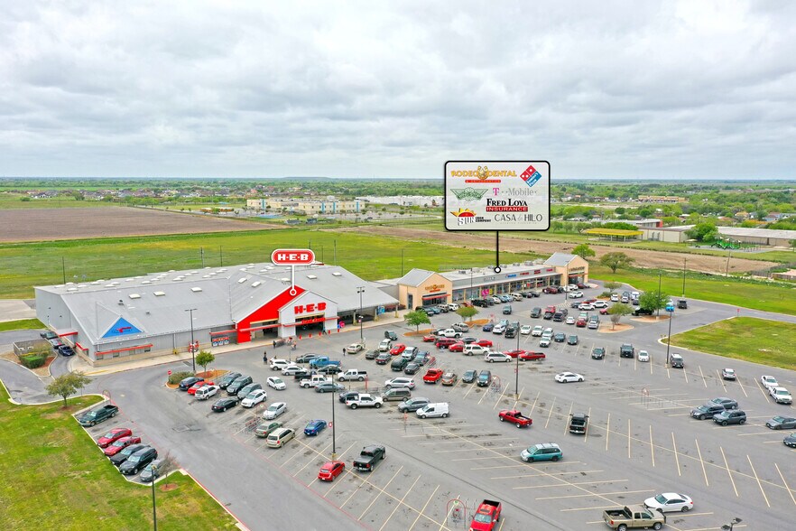 Hwy 107 & Comal St, Elsa, TX à louer - Photo du bâtiment - Image 3 de 6