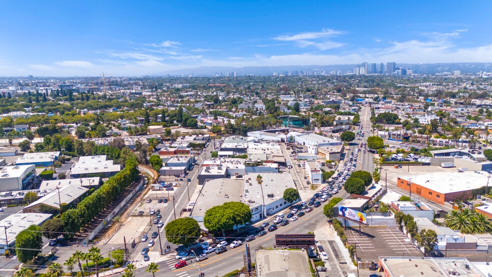 3051 S La Cienega Blvd, Culver City, CA for lease - Primary Photo - Image 1 of 4