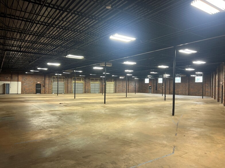 5706 New Peachtree Rd, Chamblee, GA for lease - Building Photo - Image 3 of 11