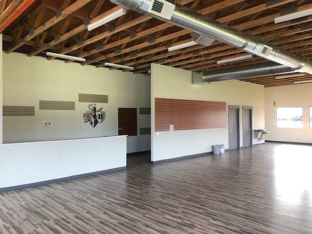 805 Dominion Dr, Hudson, WI for lease - Interior Photo - Image 3 of 5