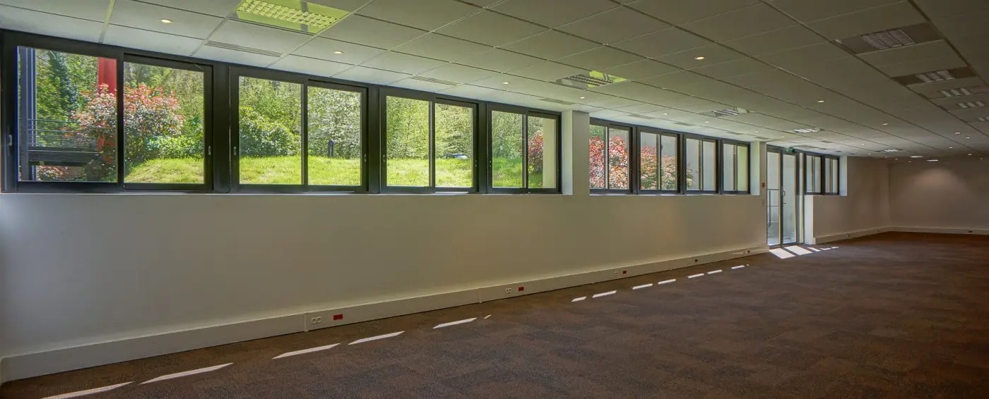 Office in Les Ulis for lease Building Photo- Image 1 of 80