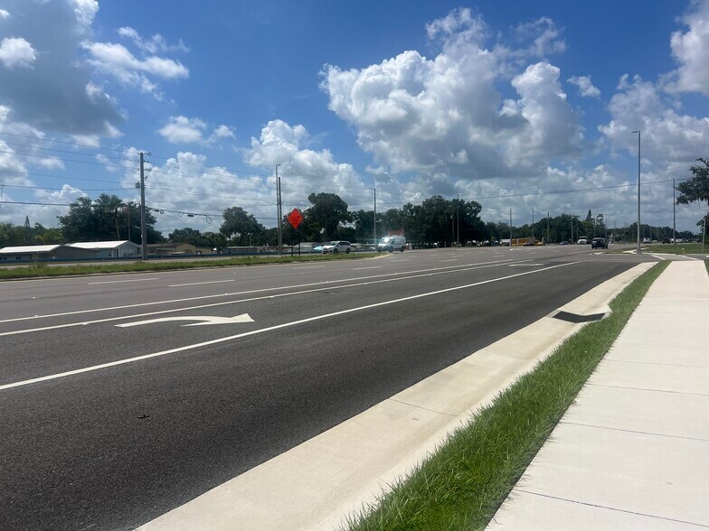 10715 US Highway 301 S, Riverview, FL à louer - Photo du bâtiment - Image 2 de 11