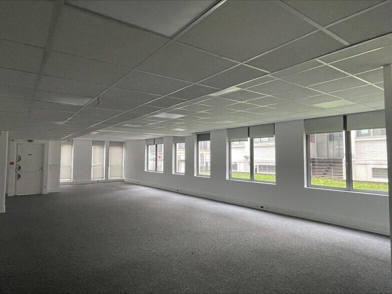 Bureau dans Montreuil à louer - Photo du bâtiment - Image 3 de 10