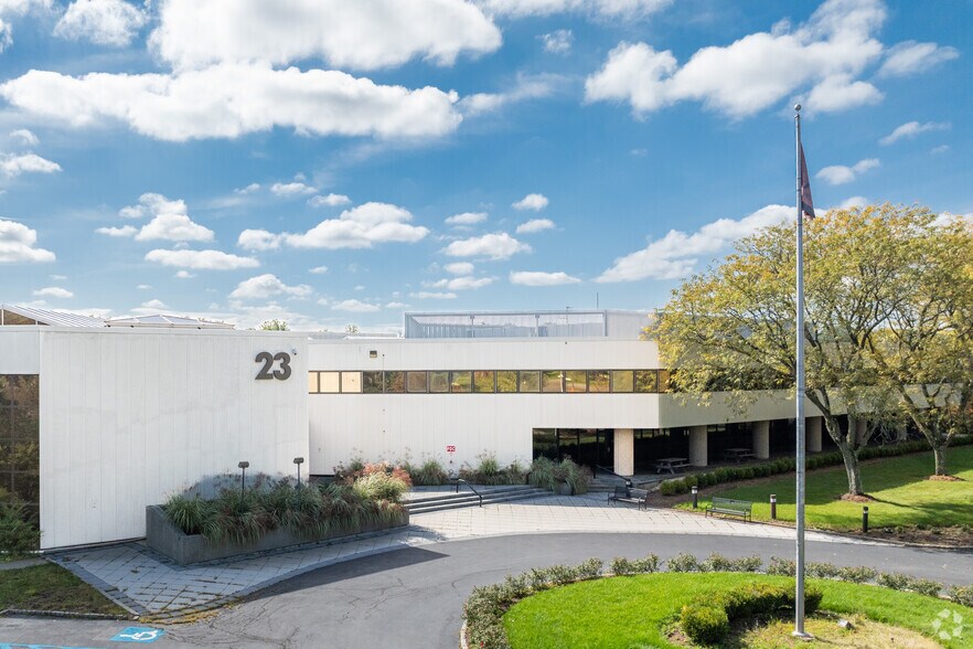 23 Orchard Rd, Skillman, NJ à louer - Photo du bâtiment - Image 1 de 28