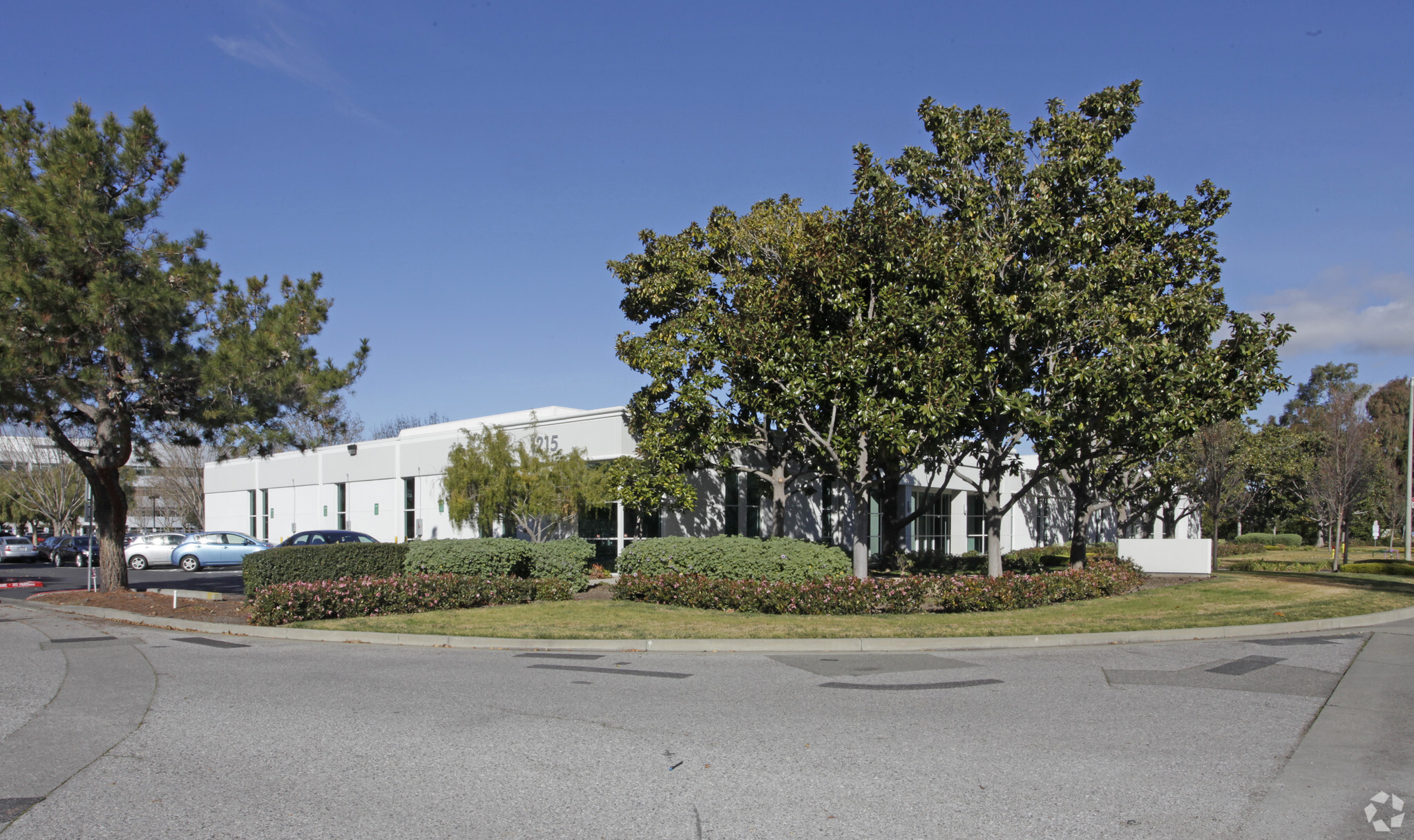 1215 Bordeaux Dr, Sunnyvale, CA for lease Building Photo- Image 1 of 5