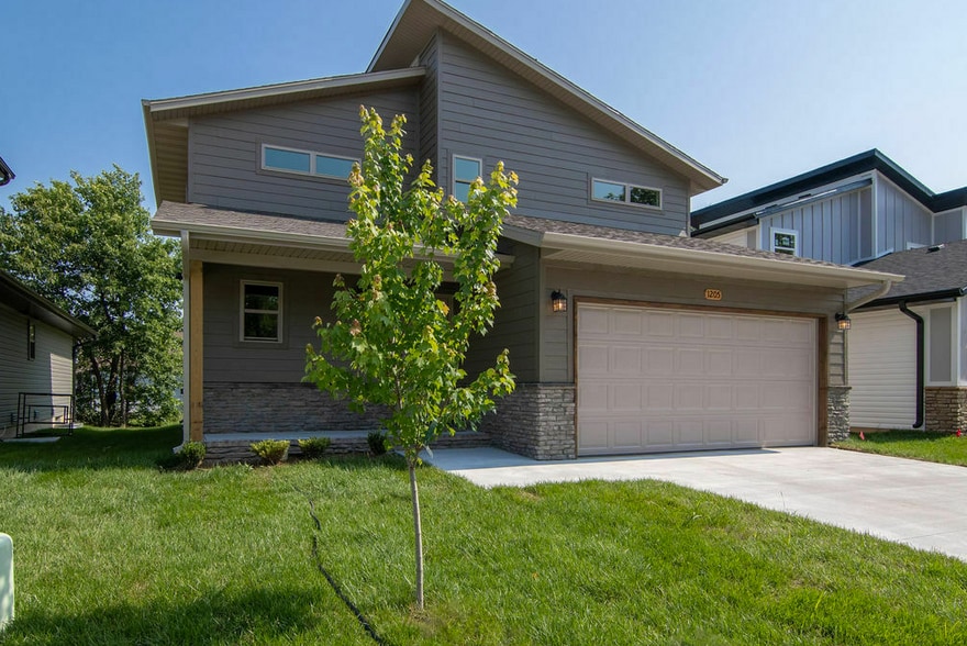 17 Single-Family Rental Portfolio portfolio of 17 properties for sale on LoopNet.ca - Primary Photo - Image 2 of 38