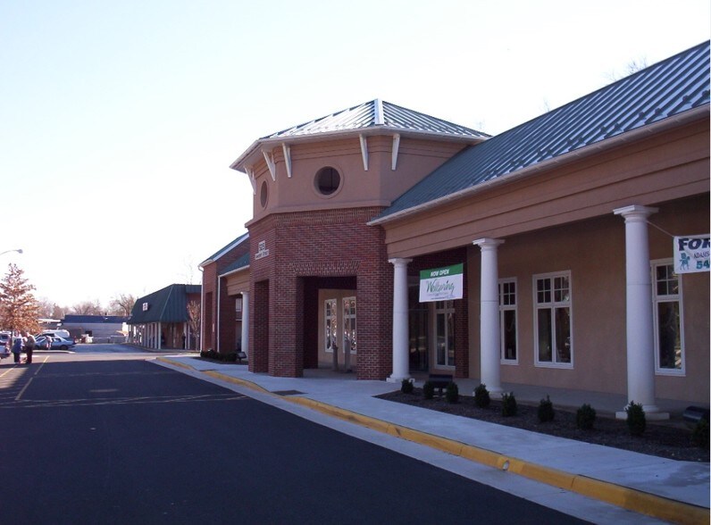 525 Amherst St, Winchester, VA à louer - Photo du bâtiment - Image 3 de 21