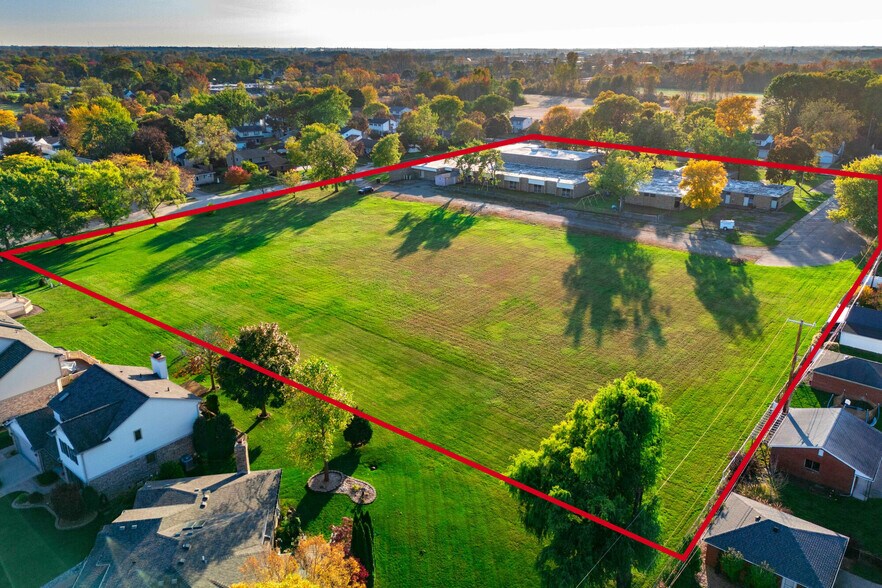 4049 Longmeadow Dr, Trenton, MI à vendre - Autre - Image 2 de 4