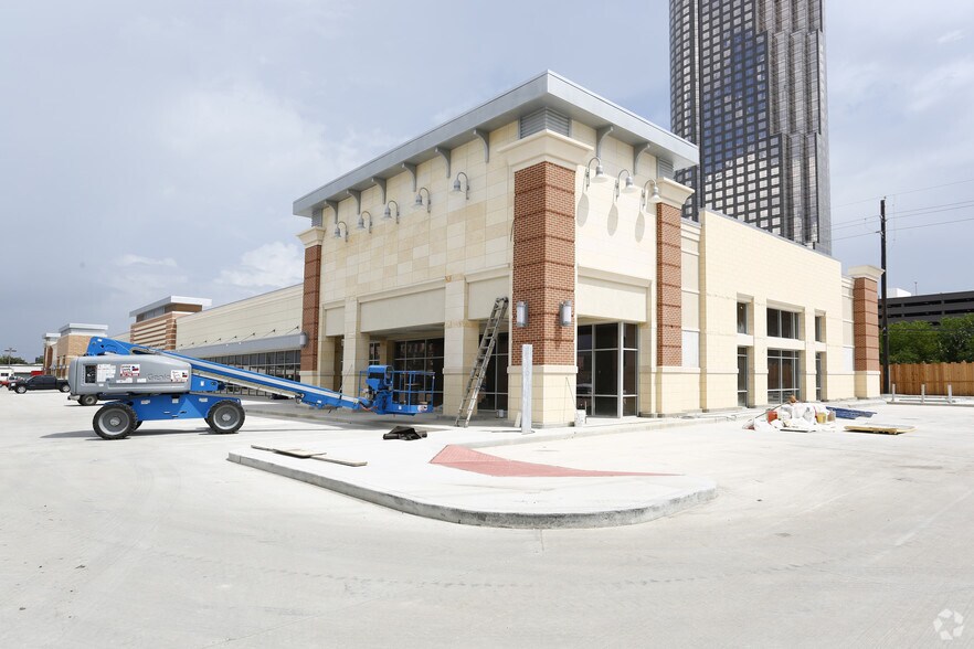 5885 San Felipe St, Houston, TX à louer - Photo du bâtiment - Image 2 de 4